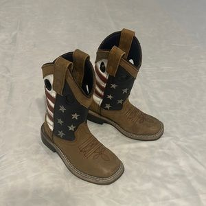 Cody James American Flag boots. Child size 9D